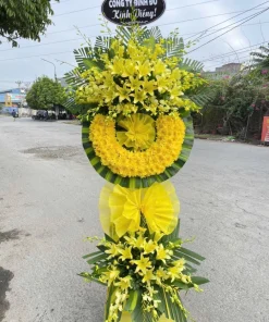 Vòng hoa viếng tông vàng - SSHTL51